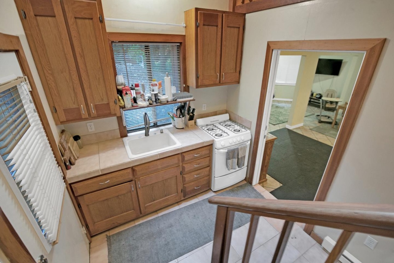 14251B-Kitchen6