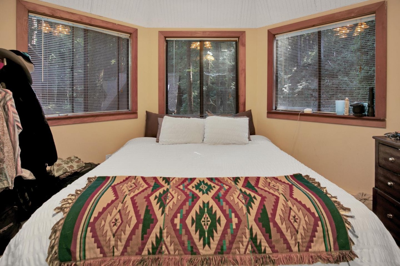 14251B-TowerRoom5