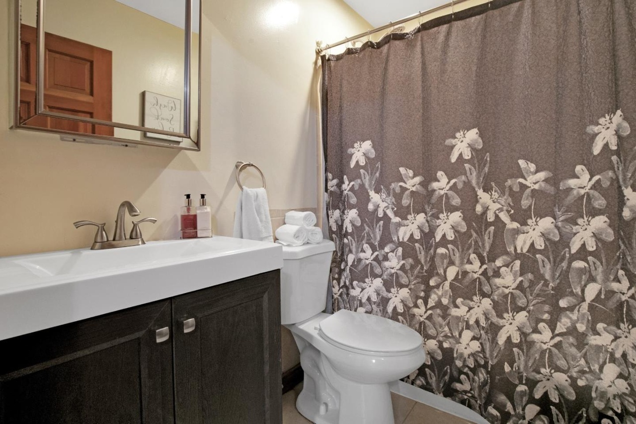 Main floor full bath.