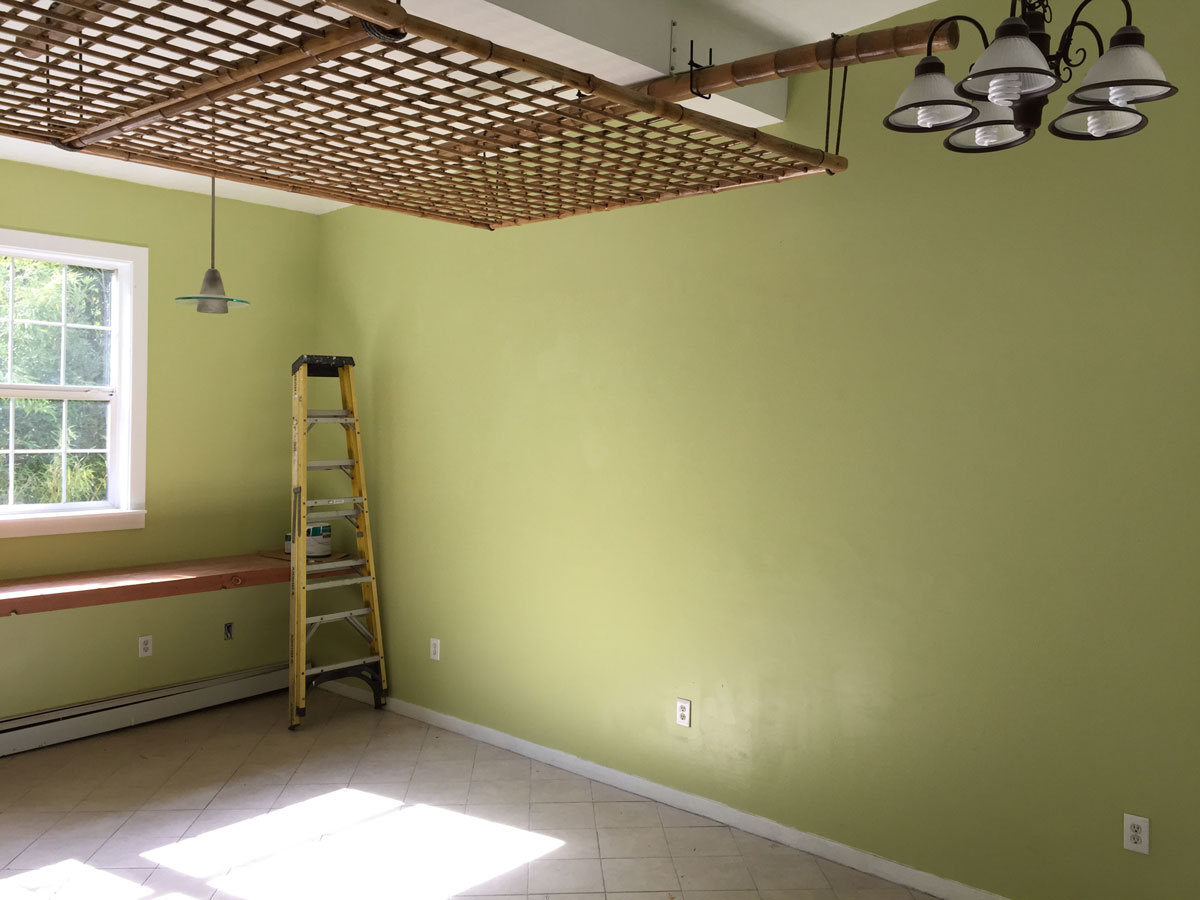 Ceiling and finished drywall detail.