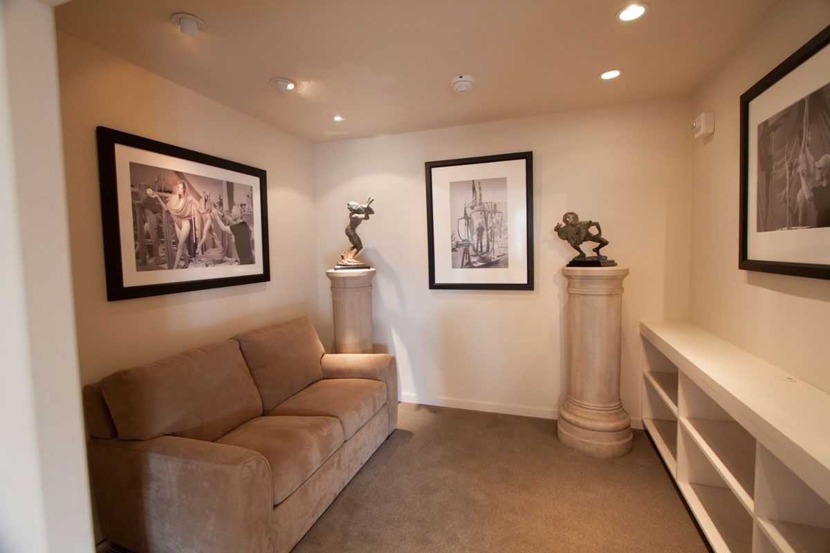Well-lit 8×10 viewing room.